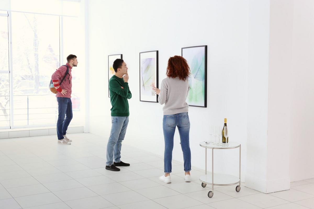 How Digital Platforms are Shaping Modern Art Distribution
