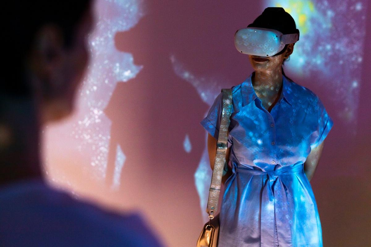 Blockchain Technology in Art: Securing Provenance and Authenticity